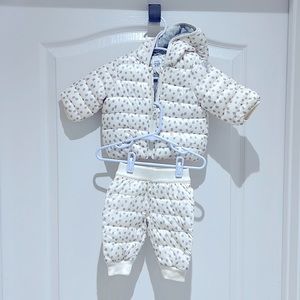 Baby Gap snow suit like new shipping from Florida.